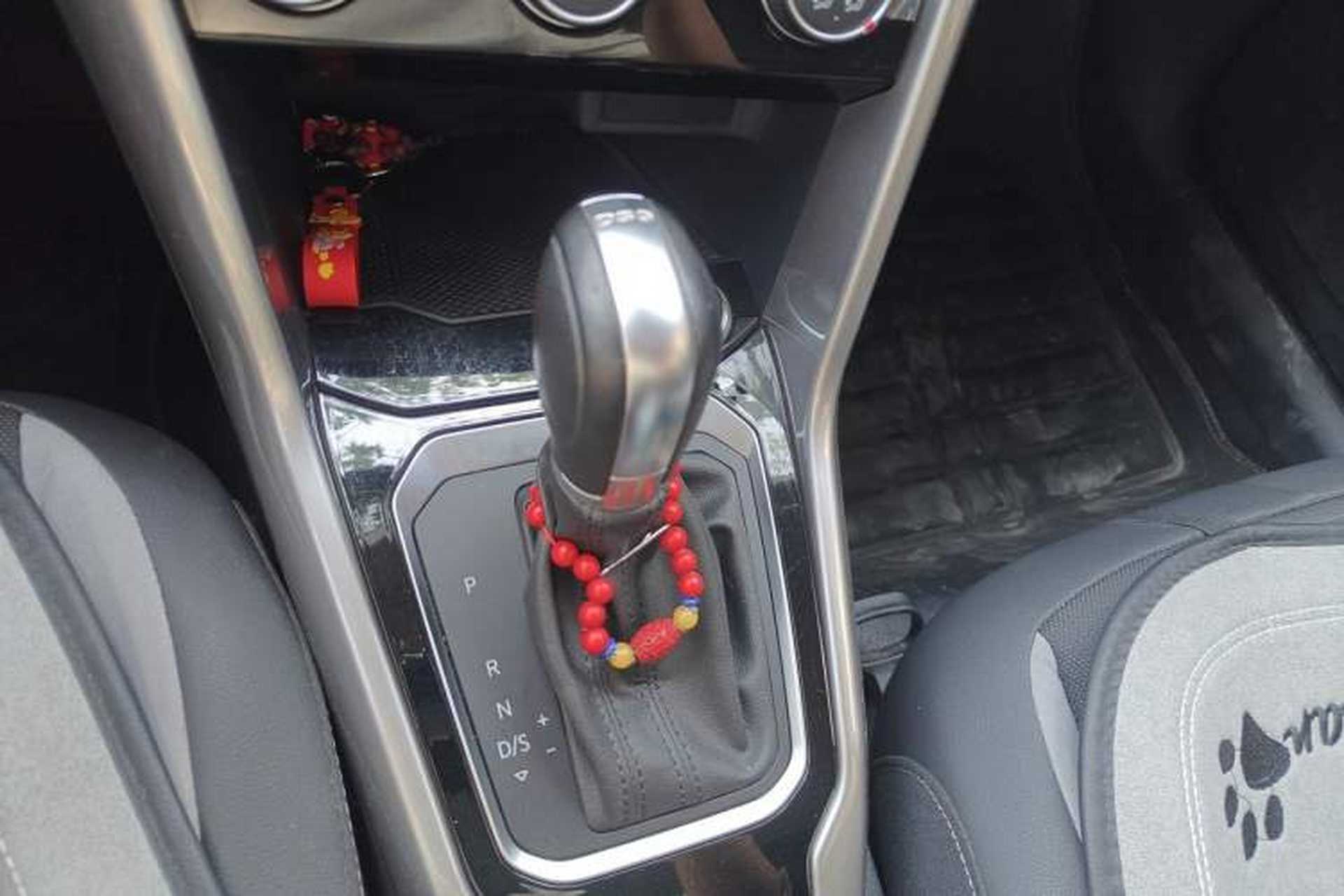 Used Volkswagen T-ROC 2020 230TSI DSG Two-Wheel Drive Advanced Version Gear Lever