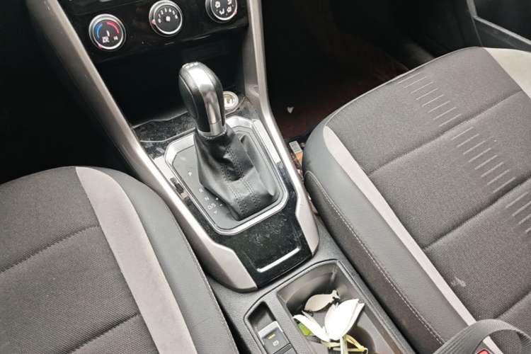 Used Volkswagen T-ROC 2020 280TSI DSG Two-Wheel-Drive Elite Version Gear Lever
