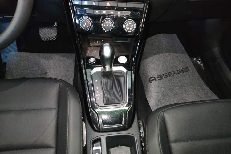 Used Volkswagen T-ROC 2020 280TSI DSG Two-Wheel Drive Comfort Version Gear Lever