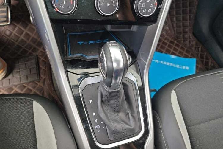 Used Volkswagen T-ROC 2020 280TSI DSG Two-Wheel-Drive Elite Version Gear Lever