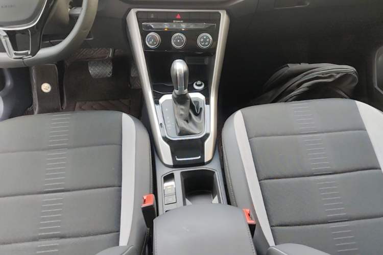 Used Volkswagen T-ROC 2020 230TSI DSG Two-Wheel Drive Advanced Version Gear Lever