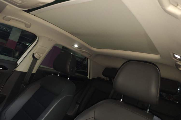Used Volkswagen T-ROC 2020 280TSI DSG Two-Wheel Drive Comfort Version Headliner