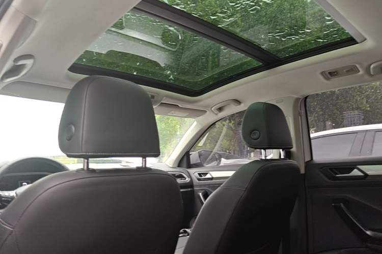Used Volkswagen T-ROC 2020 230TSI DSG Two-Wheel Drive Advanced Version Headliner