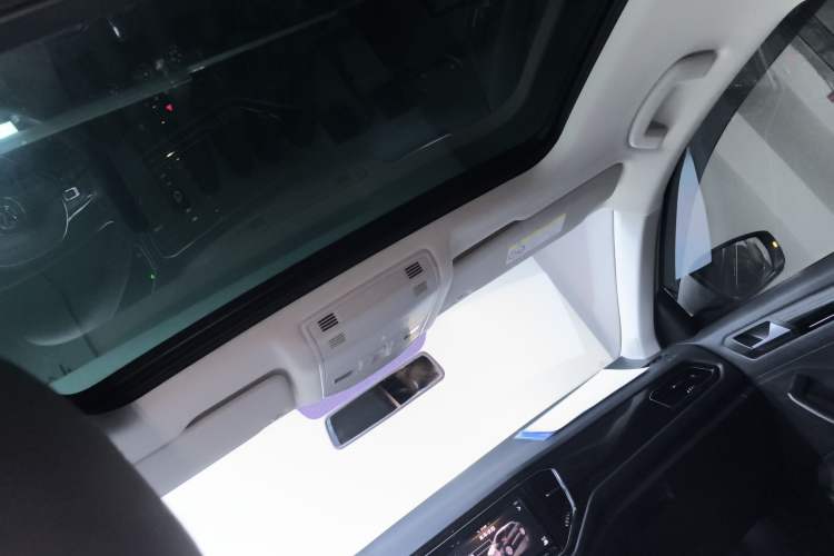 Used Volkswagen T-ROC 2020 280TSI DSG Two-Wheel Drive Comfort Version Headliner