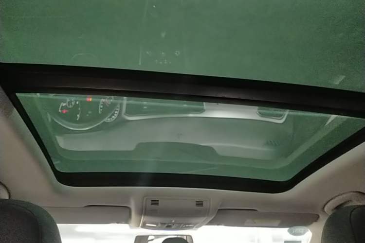 Used Volkswagen T-ROC 2020 230TSI DSG Two-Wheel Drive Advanced Version Headliner