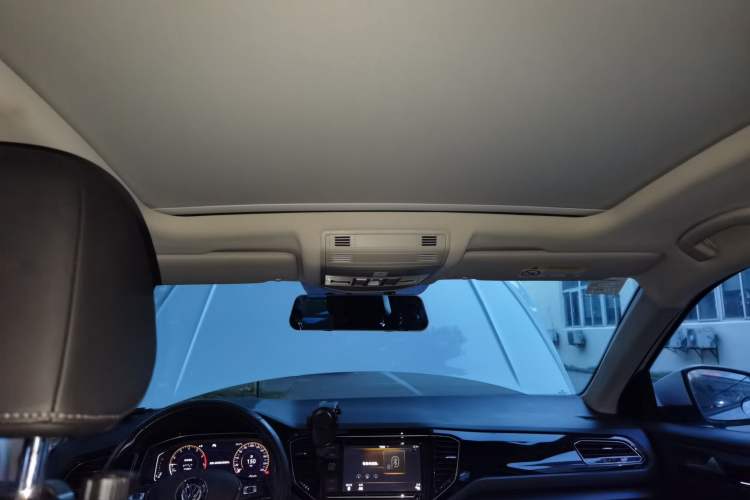 Used Volkswagen T-ROC 2020 280TSI DSG Two-Wheel Drive Comfort Version Headliner
