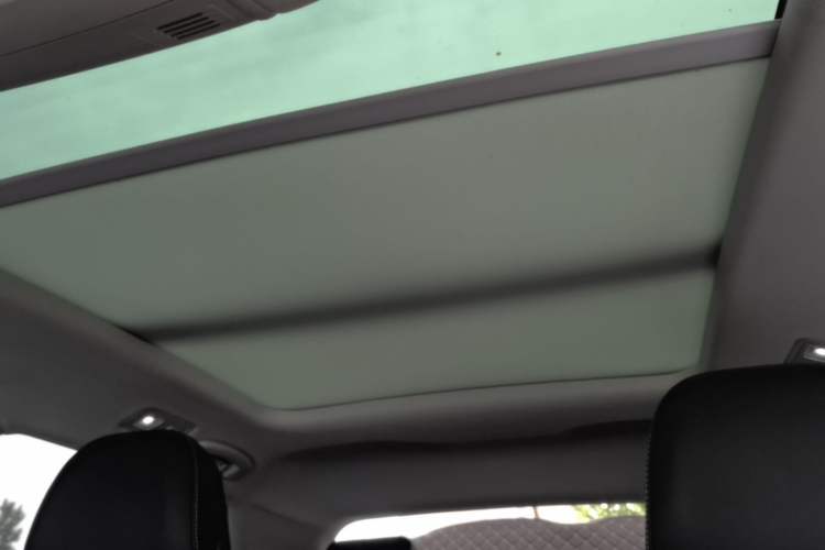 Used Volkswagen T-ROC 2020 280TSI DSG Two-Wheel Drive Comfort Version Headliner