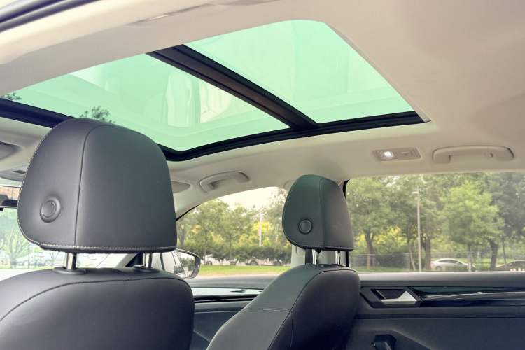 Used Volkswagen T-ROC 2020 280TSI DSG Two-Wheel Drive Comfort Version Headliner