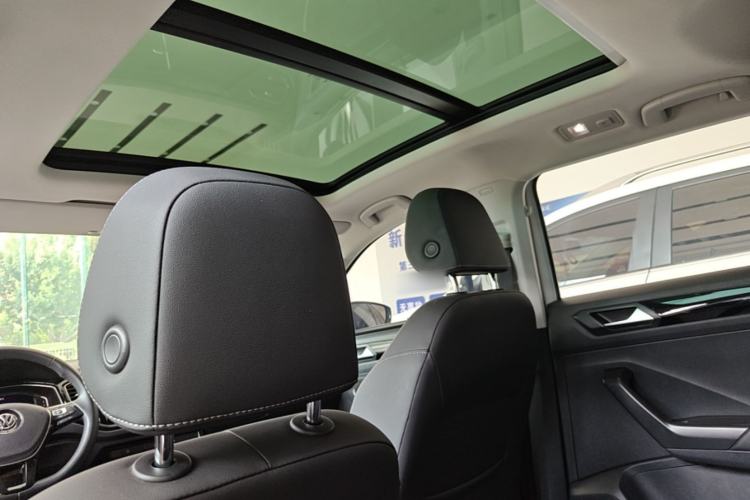 Used Volkswagen T-ROC 2020 280TSI DSG Two-Wheel Drive Comfort Version Headliner
