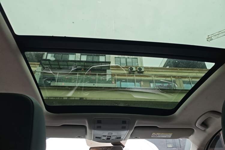 Used Volkswagen T-ROC 2020 280TSI DSG Two-Wheel-Drive Elite Version Headliner