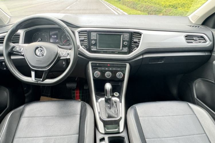 Used Volkswagen T-ROC 2020 230TSI DSG Two-Wheel Drive Advanced Version Interior 1
