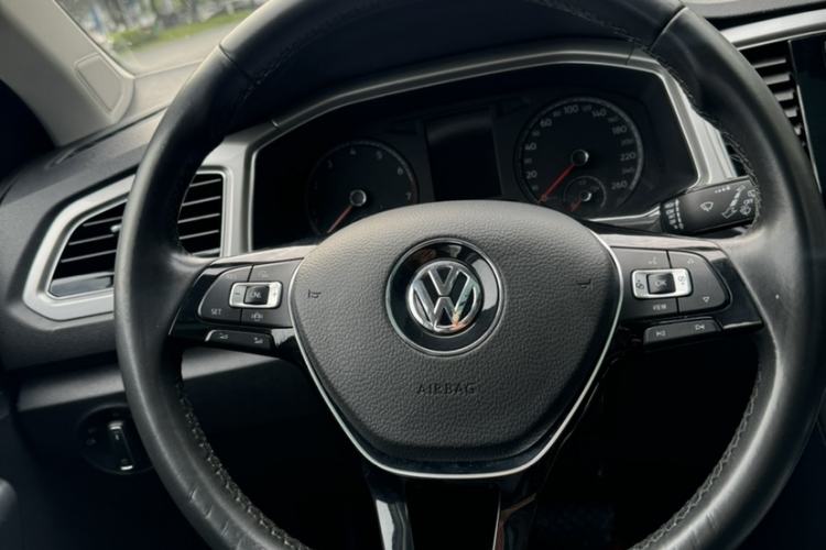 Used Volkswagen T-ROC 2020 230TSI DSG Two-Wheel Drive Advanced Version Interior 2