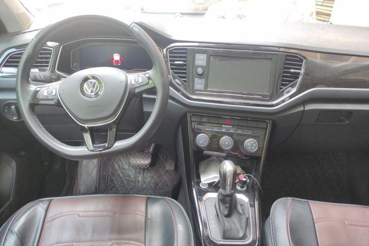 Used Volkswagen T-ROC 2020 280TSI DSG Two-Wheel Drive Comfort Version Interior 2