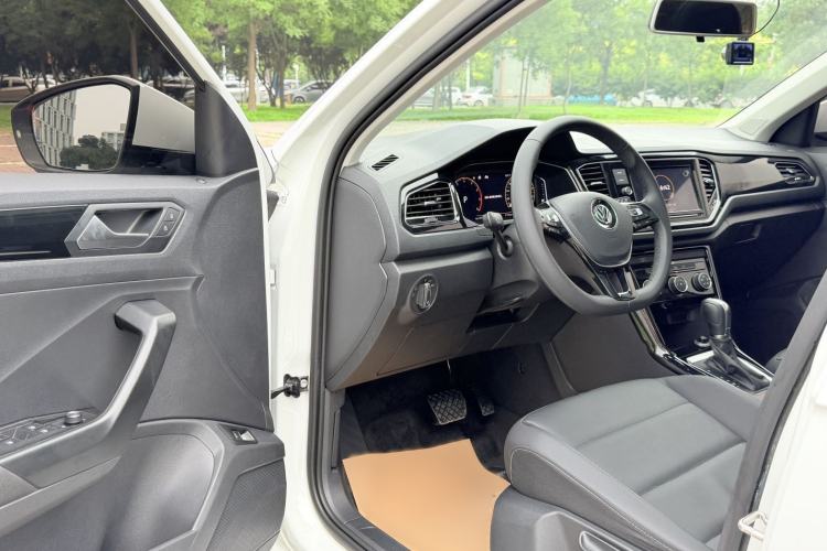 Used Volkswagen T-ROC 2020 280TSI DSG Two-Wheel Drive Comfort Version Interior 2