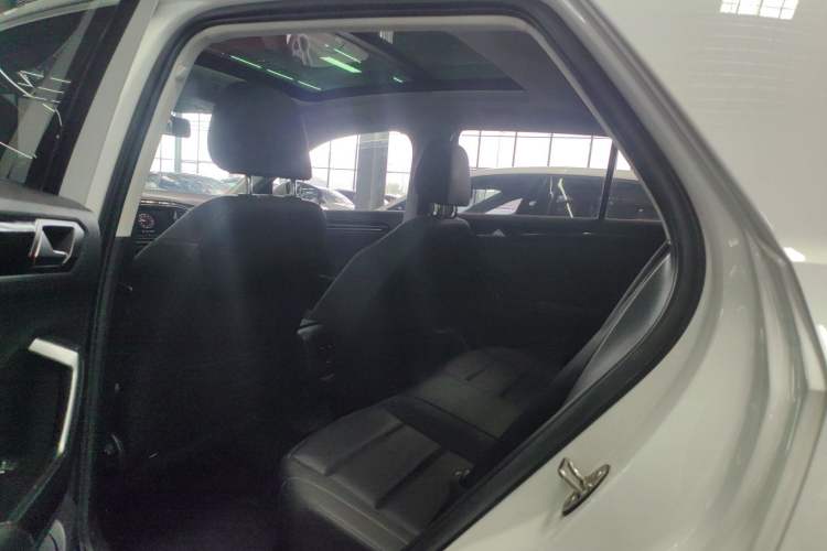 Used Volkswagen T-ROC 2020 280TSI DSG Two-Wheel Drive Comfort Version Interior 2