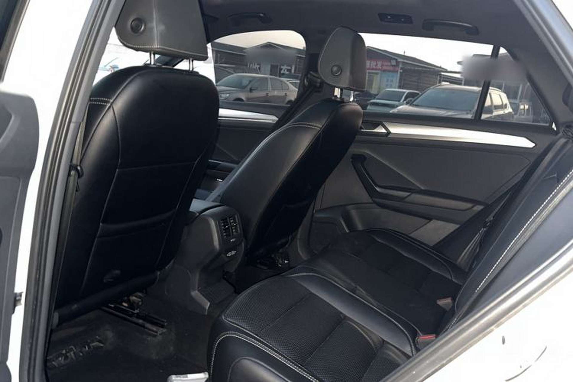 Used Volkswagen T-ROC 2020 280TSI DSG Two-Wheel Drive R-Line Pro Interior 3