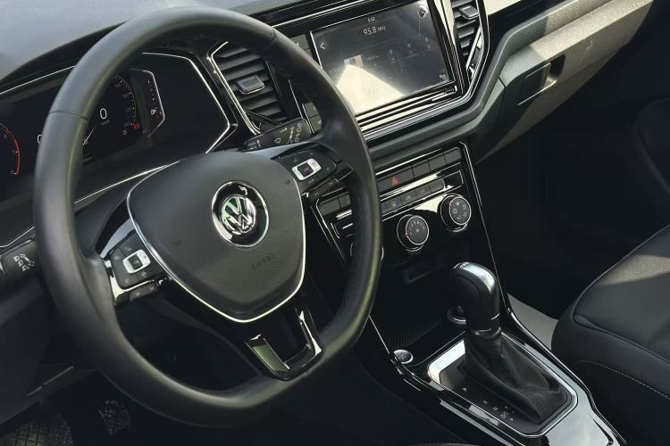 Used Volkswagen T-ROC 2020 280TSI DSG Two-Wheel Drive Comfort Version Interior 3