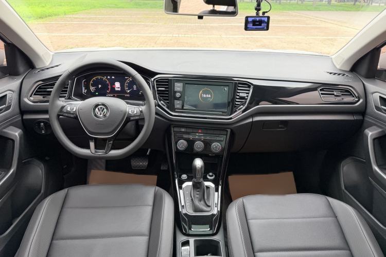 Used Volkswagen T-ROC 2020 280TSI DSG Two-Wheel Drive Comfort Version Interior 3