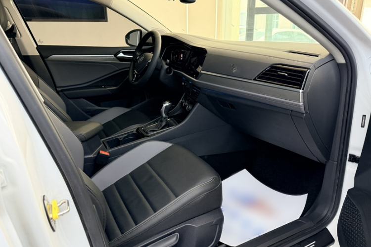 Used Volkswagen T-ROC 2020 280TSI DSG Two-Wheel Drive Comfort Version Interior 4