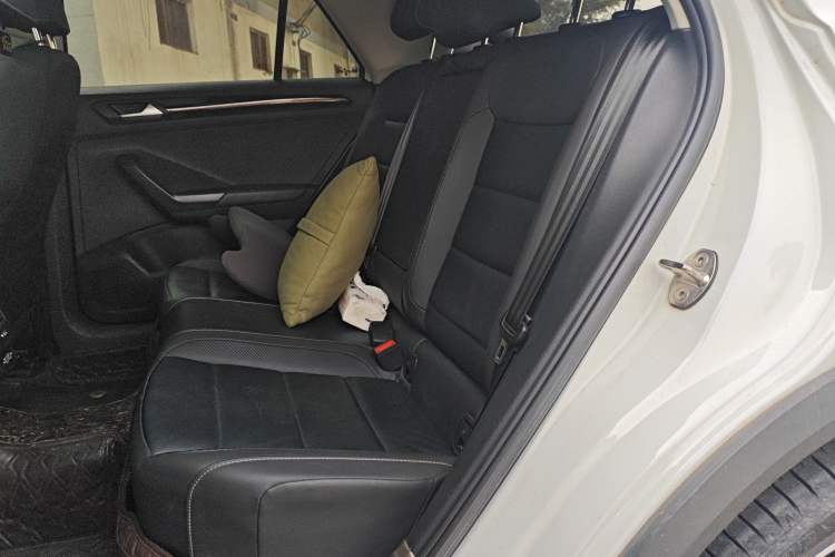 Used Volkswagen T-ROC 2020 280TSI DSG Two-Wheel Drive Comfort Version Interior 4