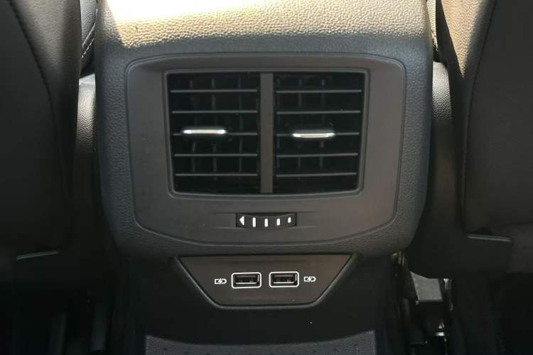 Used Volkswagen T-ROC 2020 280TSI DSG Two-Wheel Drive Comfort Version Interior 6