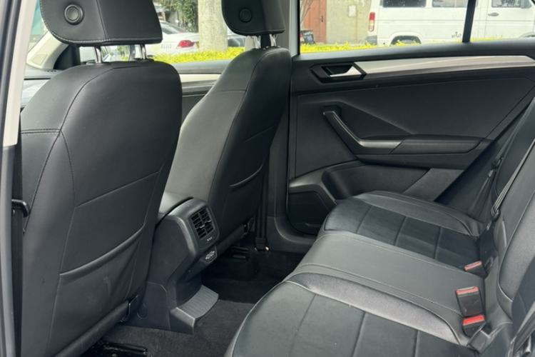 Used Volkswagen T-ROC 2020 230TSI DSG Two-Wheel Drive Advanced Version Interior 7