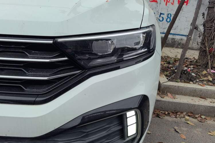 Used Volkswagen T-ROC 2020 280TSI DSG Two-Wheel Drive R-Line Pro Left Front Headlight