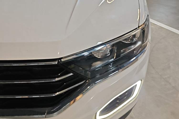 Used Volkswagen T-ROC 2020 280TSI DSG Two-Wheel Drive Comfort Version Left Front Headlight