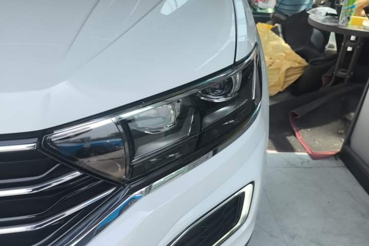Used Volkswagen T-ROC 2020 230TSI DSG Two-Wheel Drive Advanced Version Left Front Headlight