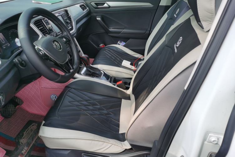 Used Volkswagen T-ROC 2020 230TSI DSG Two-Wheel Drive Advanced Version Left Front Seat