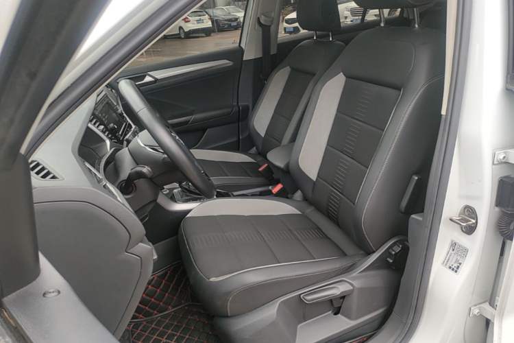 Used Volkswagen T-ROC 2020 230TSI DSG Two-Wheel Drive Advanced Version Left Front Seat