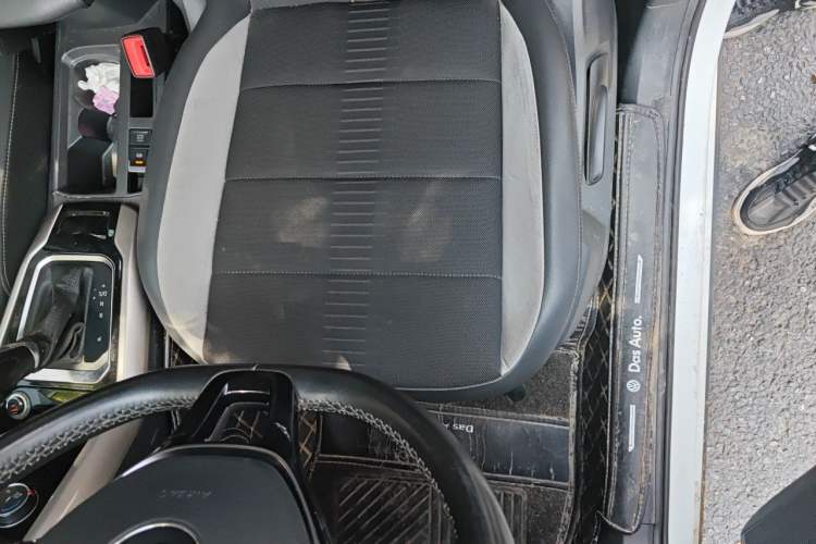 Used Volkswagen T-ROC 2020 230TSI DSG Two-Wheel Drive Advanced Version Left Front Seat