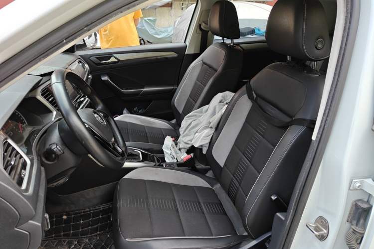 Used Volkswagen T-ROC 2020 230TSI DSG Two-Wheel Drive Advanced Version Left Front Seat