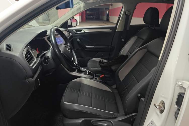 Used Volkswagen T-ROC 2020 280TSI DSG Two-Wheel Drive Advanced Version Left Front Seat
