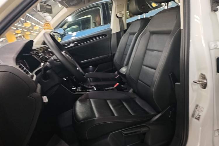 Used Volkswagen T-ROC 2020 280TSI DSG Two-Wheel Drive Comfort Version Left Front Seat