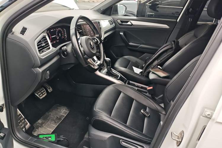 Used Volkswagen T-ROC 2020 280TSI DSG Two-Wheel Drive R-Line Pro Left Front Seat