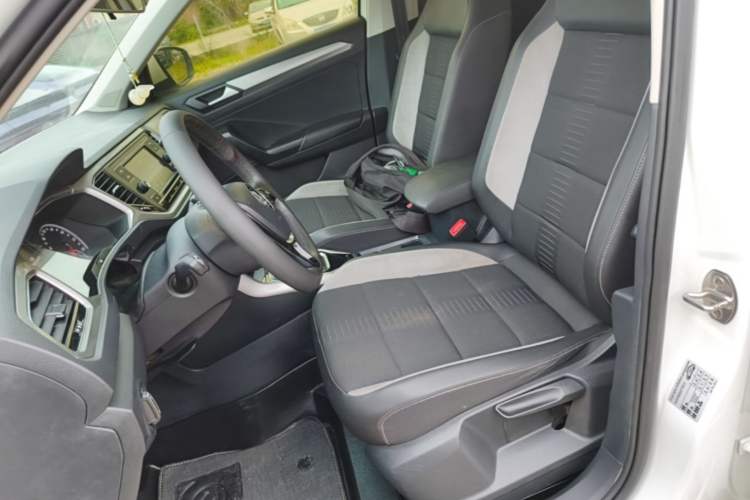 Used Volkswagen T-ROC 2020 230TSI DSG Two-Wheel Drive Advanced Version Left Front Seat