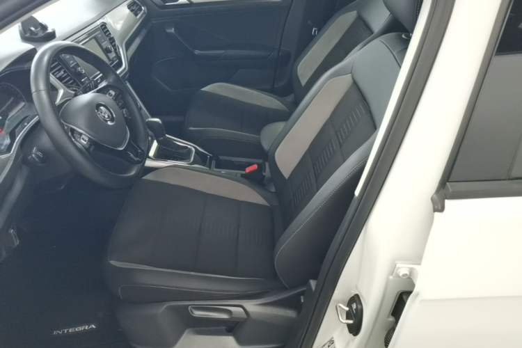 Used Volkswagen T-ROC 2020 230TSI DSG Two-Wheel Drive Advanced Version Left Front Seat