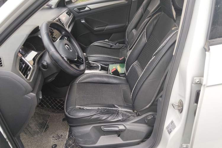 Used Volkswagen T-ROC 2020 280TSI DSG Two-Wheel Drive Advanced Version Left Front Seat