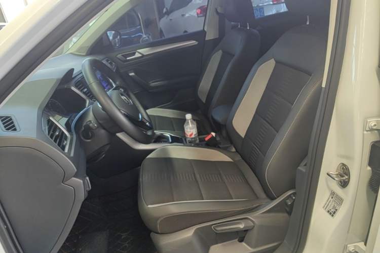 Used Volkswagen T-ROC 2020 230TSI DSG Two-Wheel Drive Advanced Version Left Front Seat