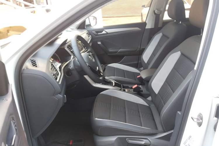 Used Volkswagen T-ROC 2020 230TSI DSG Two-Wheel Drive Advanced Version Left Front Seat