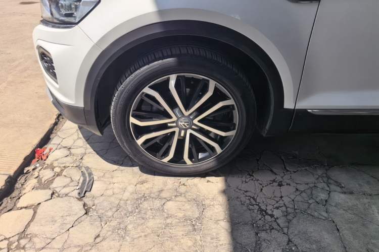 Used Volkswagen T-ROC 2020 280TSI DSG Two-Wheel Drive Comfort Version Left Front Wheel Hub