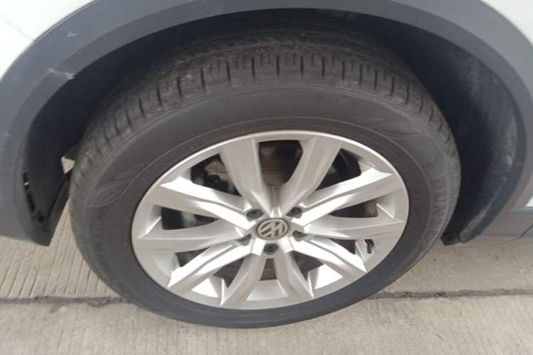 Used Volkswagen T-ROC 2020 280TSI DSG Two-Wheel-Drive Elite Version Left Front Wheel Hub