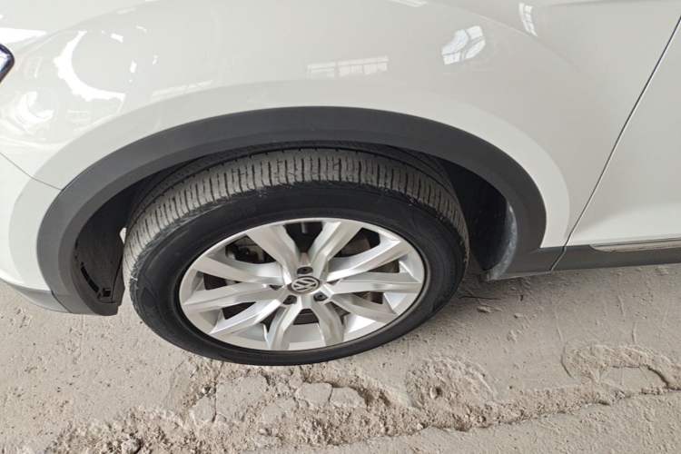 Used Volkswagen T-ROC 2020 230TSI DSG Two-Wheel Drive Advanced Version Left Front Wheel Hub