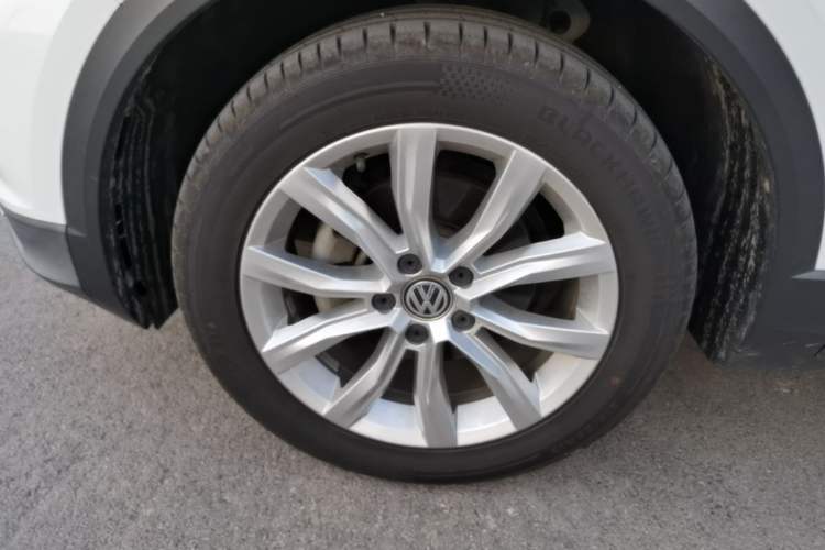 Used Volkswagen T-ROC 2020 230TSI DSG Two-Wheel Drive Advanced Version Left Front Wheel Hub