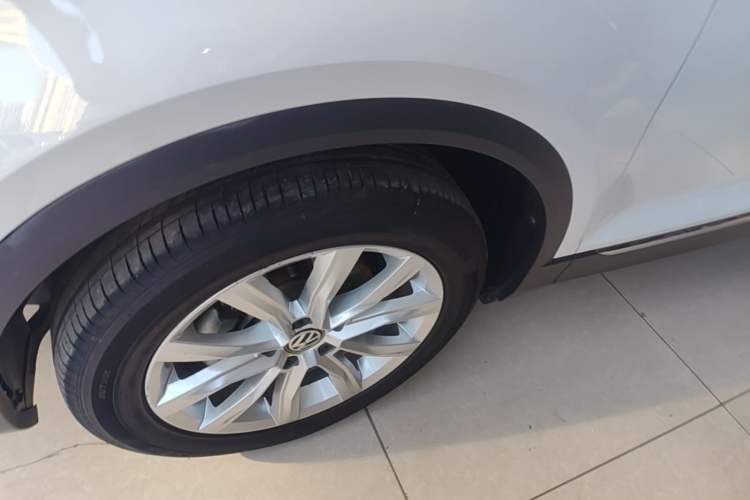 Used Volkswagen T-ROC 2020 230TSI DSG Two-Wheel Drive Advanced Version Left Front Wheel Hub