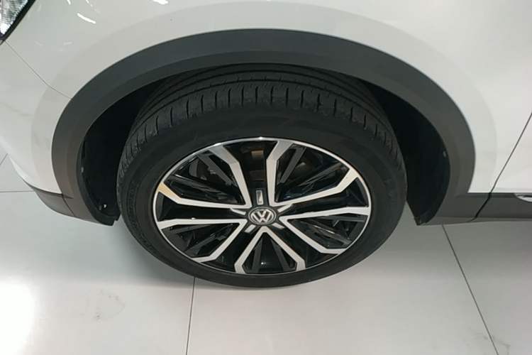 Used Volkswagen T-ROC 2020 280TSI DSG Two-Wheel Drive Comfort Version Left Front Wheel Hub