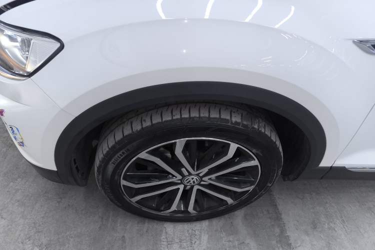 Used Volkswagen T-ROC 2020 280TSI DSG Two-Wheel Drive Comfort Version Left Front Wheel Hub