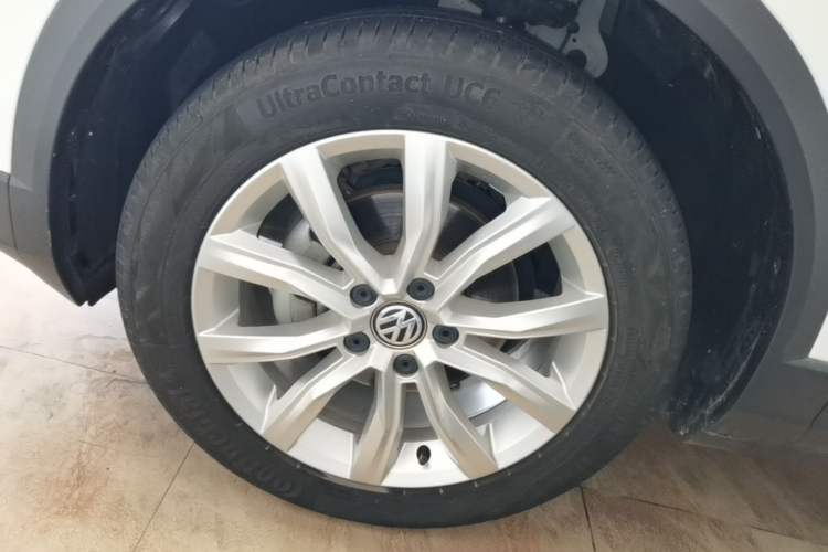 Used Volkswagen T-ROC 2020 230TSI DSG Two-Wheel Drive Advanced Version Left Front Wheel Hub