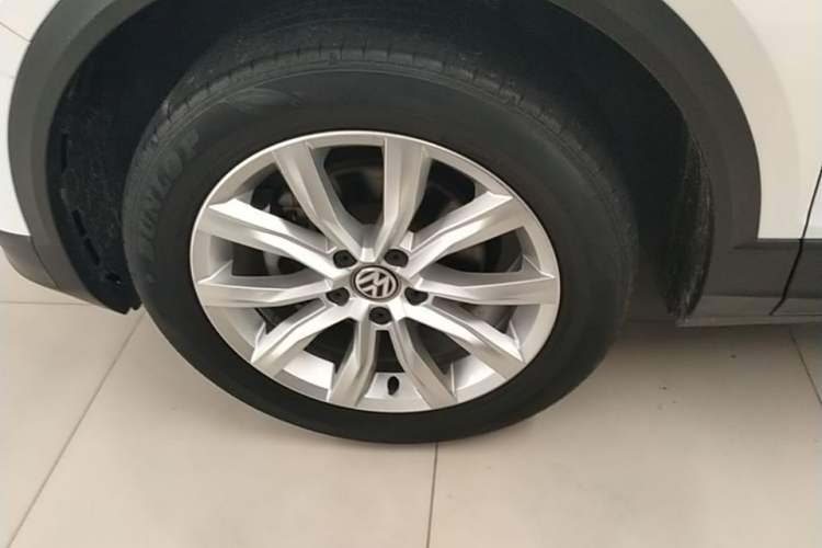 Used Volkswagen T-ROC 2020 230TSI DSG Two-Wheel Drive Advanced Version Left Front Wheel Hub